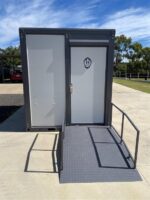 Sanitario portátil accesible para personas con discapacidad - Imagen 2