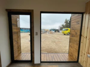 Proyecto Modular DALÍ 8×3 m – Espacio Libre con Medio Baño - Imagen 3