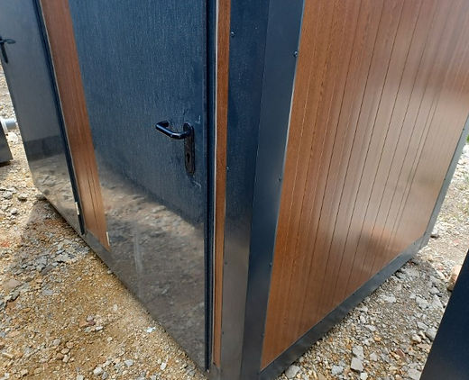 3-8.jpg Contenedor Sanitario Doble con 2 Cabinas - Imagen 4