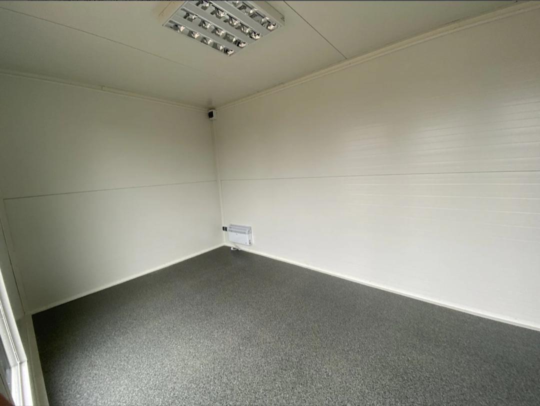 7-14.jpeg Contenedor Comercial "Linz" 6×2,83 m – Sala de Ventas - Imagen 7