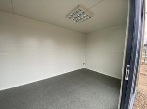 Contenedor Comercial "Linz" 6×2,83 m – Sala de Ventas - Imagen 8