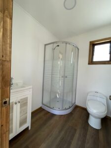 Cabaña Modular 8x3m | 1 Dormitorio, Baño Completo, Cocina - Imagen 4